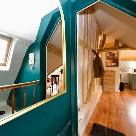 Les Toits Du Vieux Marche - Apartment *